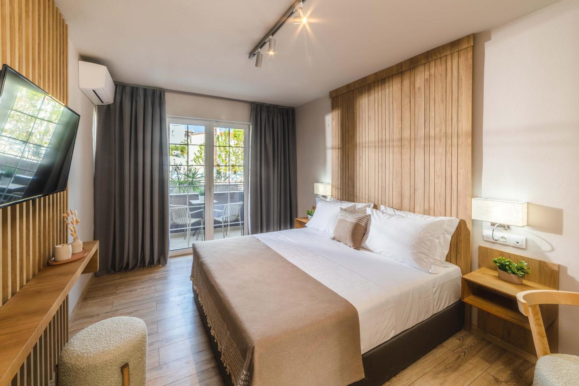 Skiathos Thalassa Cape Hotel, Philian And 4* Megali Ammos (Skiathos)